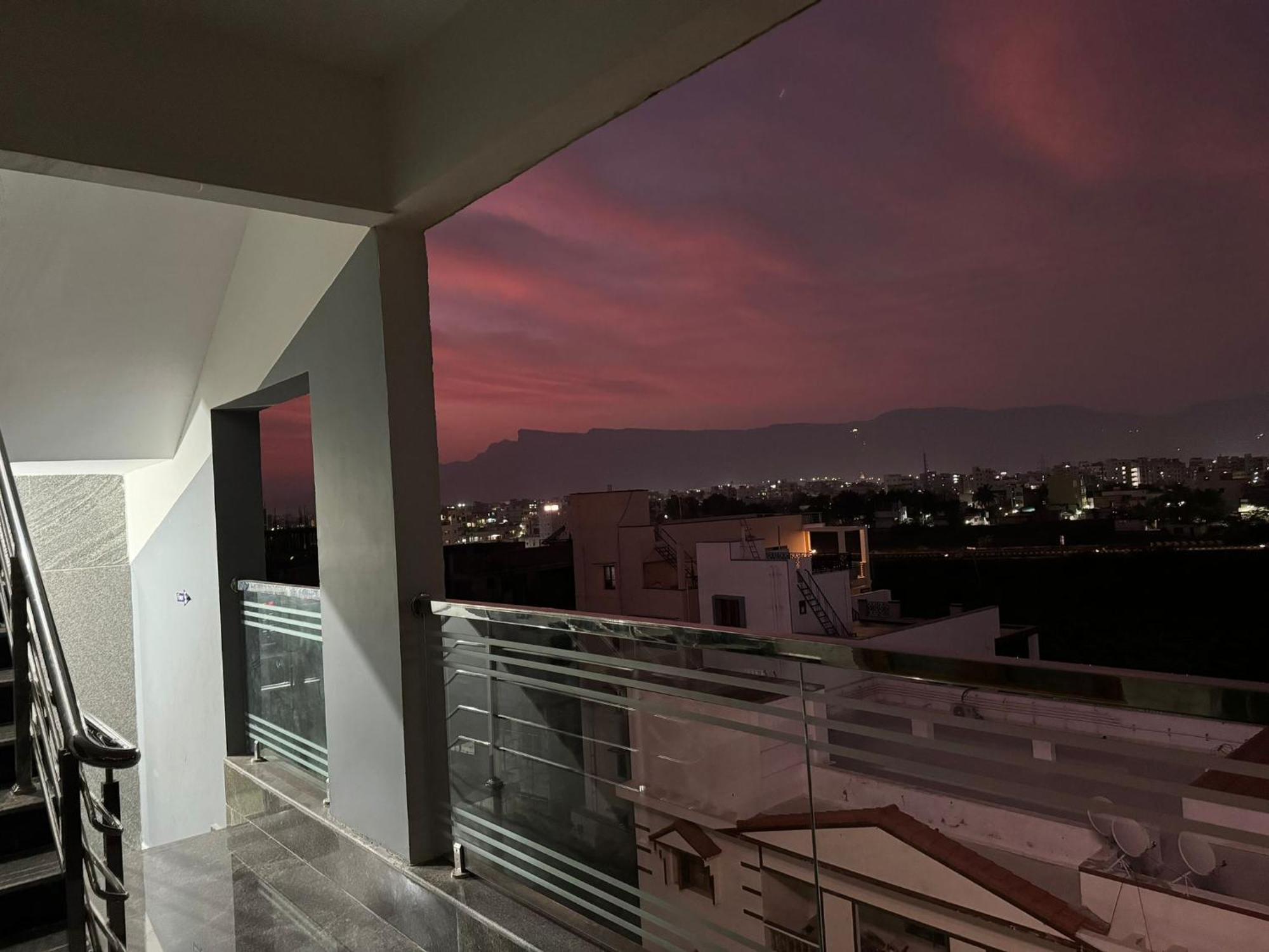 Tirupati Homestay - Ragunatha Resorts - 3Bhk Ac Apartments For Large Families - Free Breakfast - Flyover To Alipiri Gate - Wifi - Android Tv - - Easy Access To Visit All Temples Exteriör bild